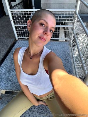 emmapawg Photo #3
