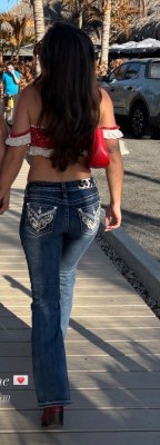 Shelby Abbott Photo #6