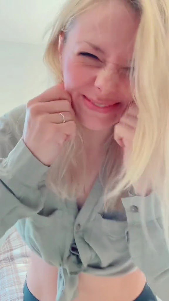 SmileyDani158 Photo #11