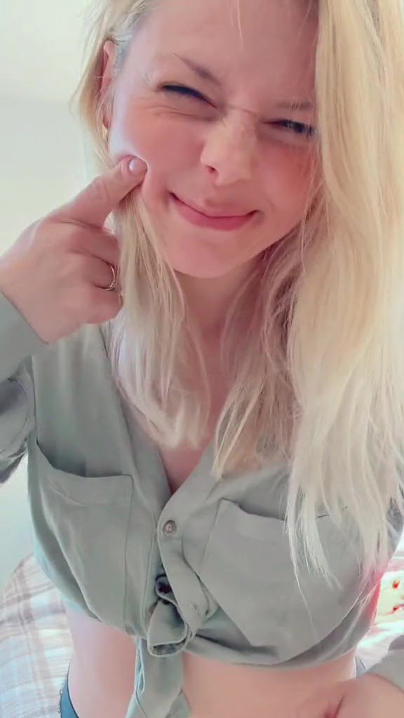 SmileyDani158 Photo #2