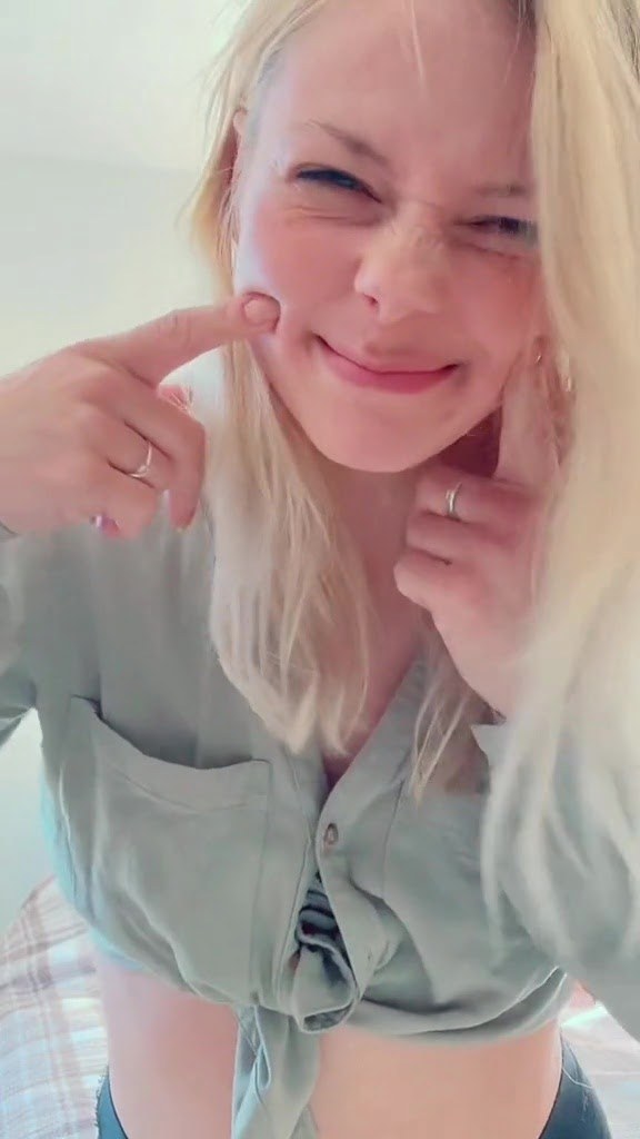SmileyDani158 Photo #3