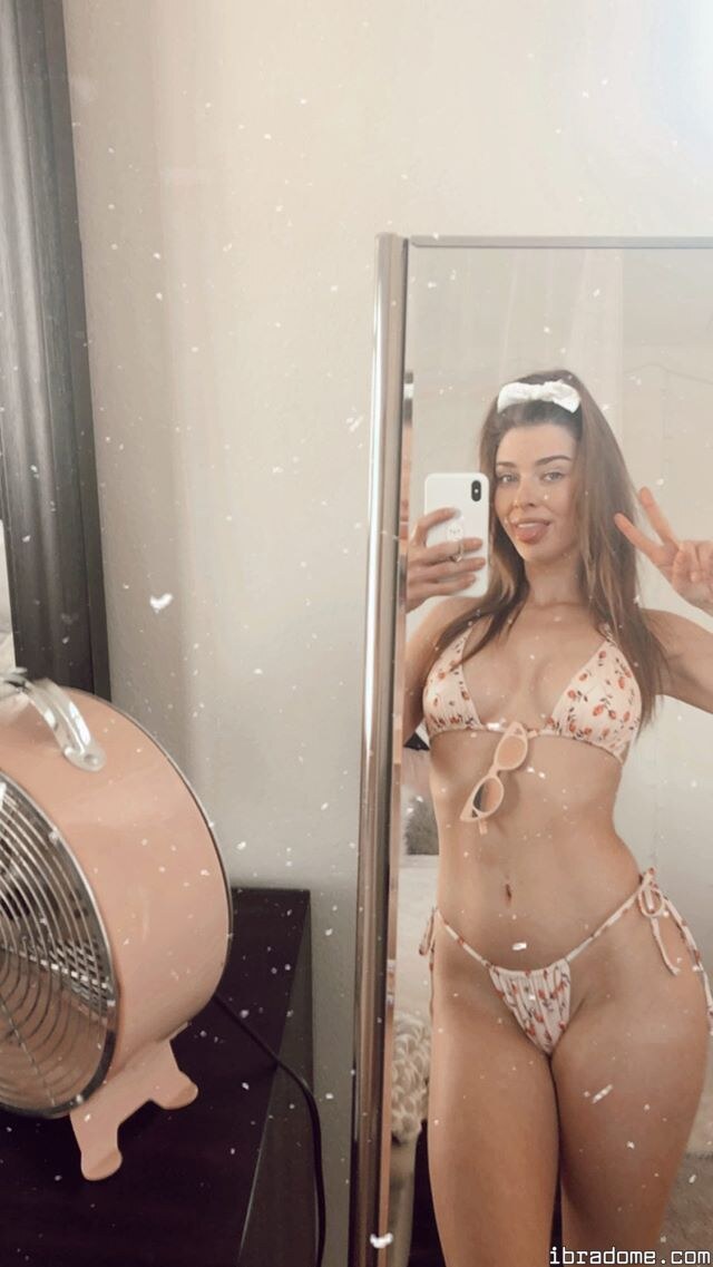 Molly Bennett Photo #70