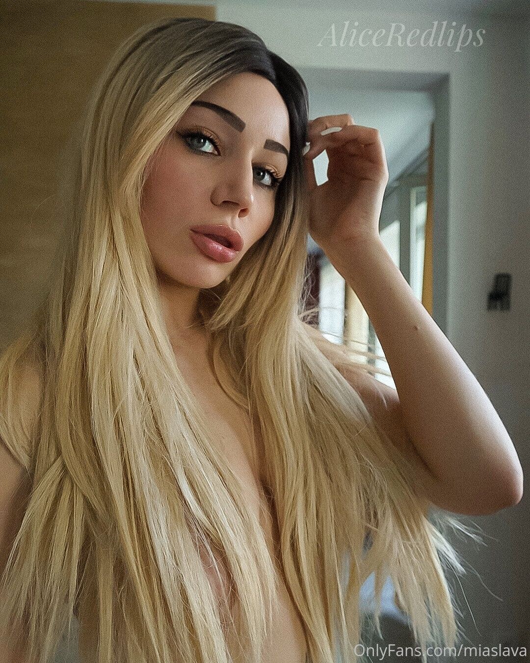 Alice Redlips Photo #64