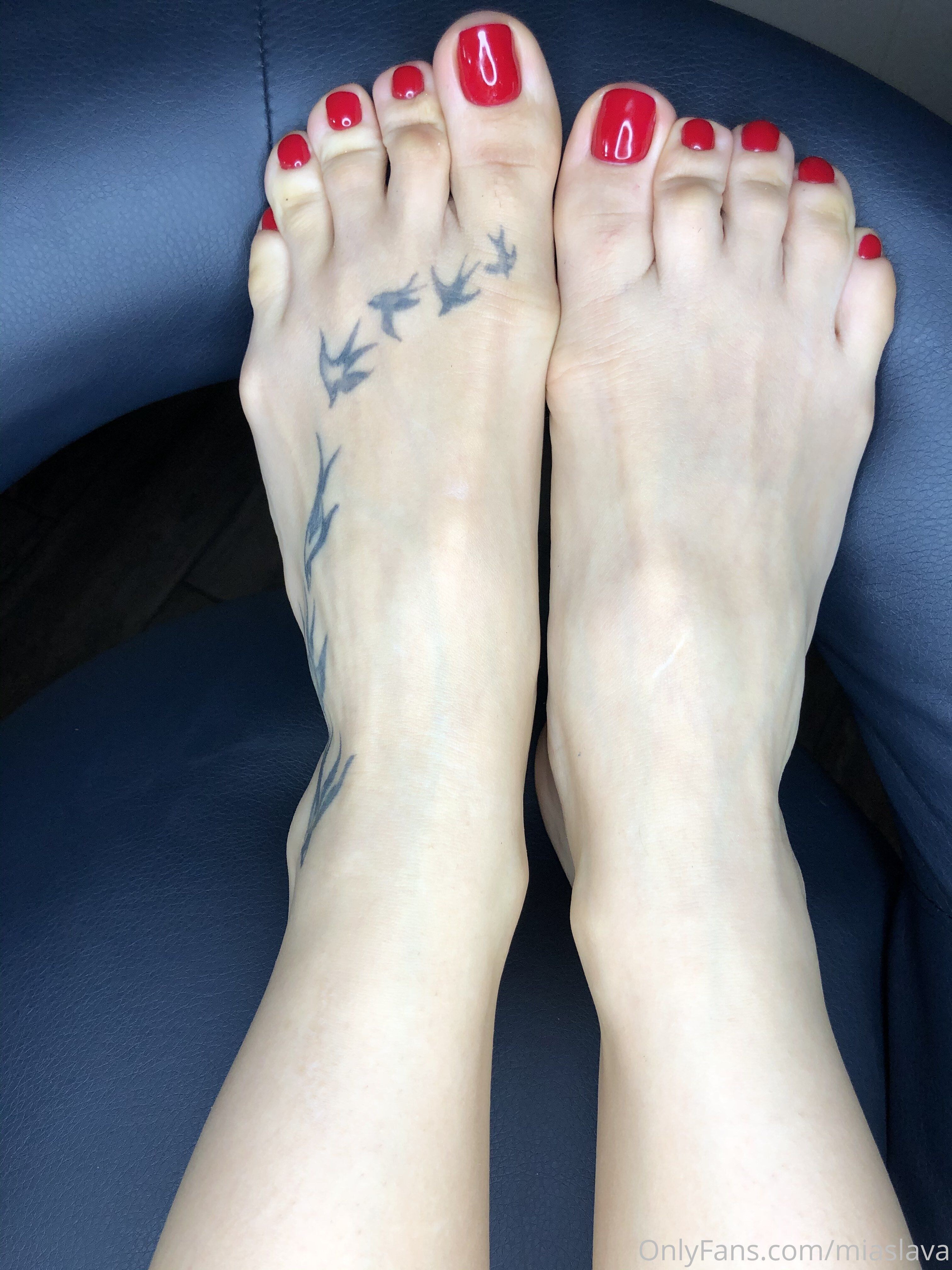 Alice Redlips Photo #118