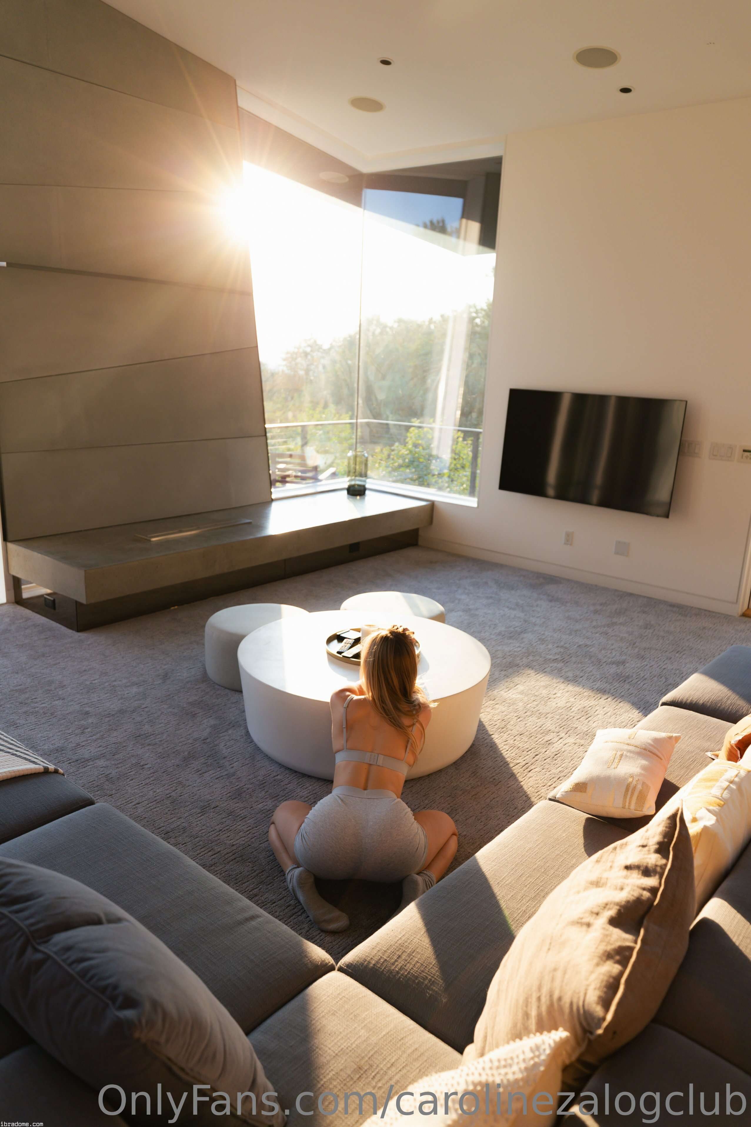 Caroline Zalog Photo #762