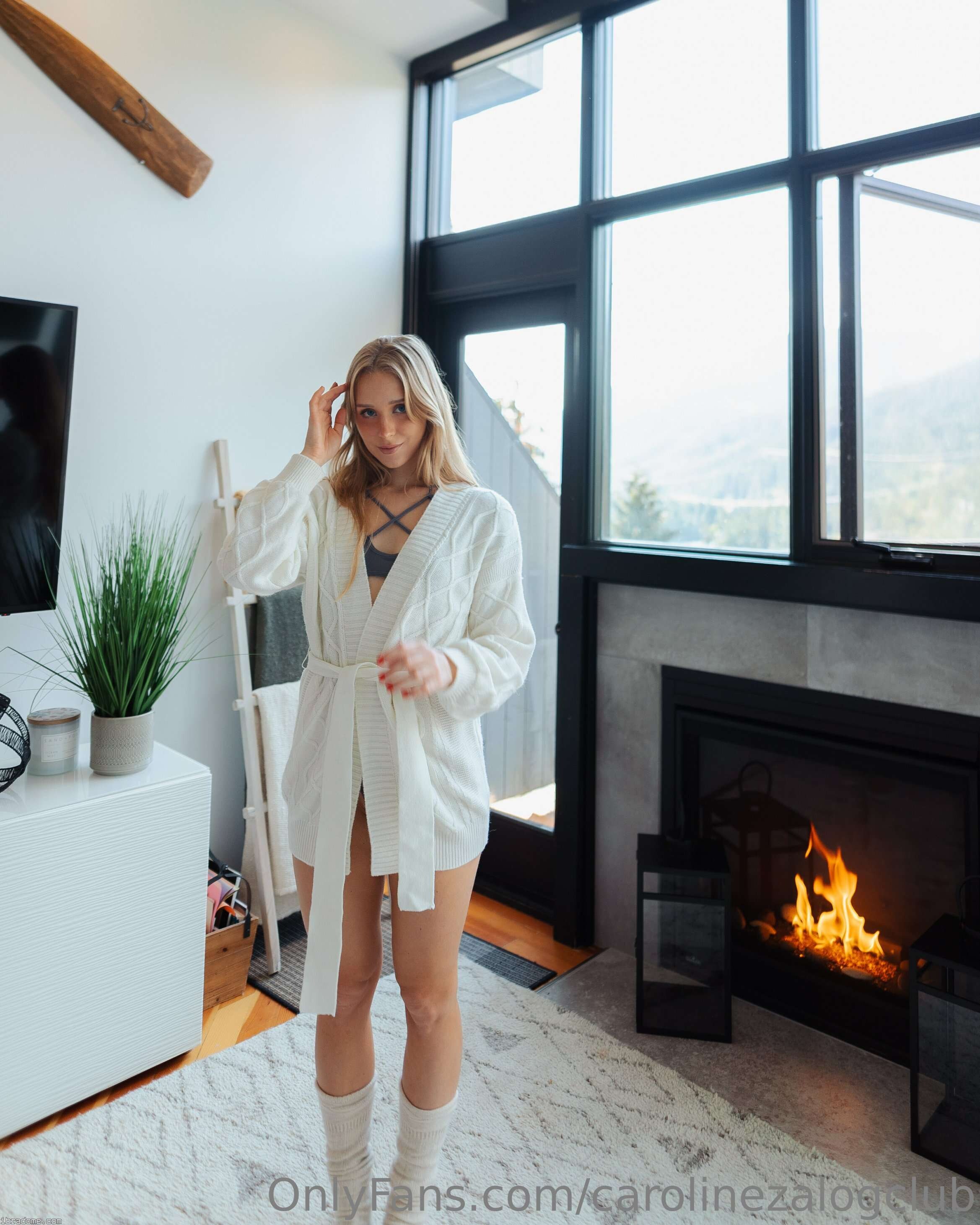 Caroline Zalog Photo #770