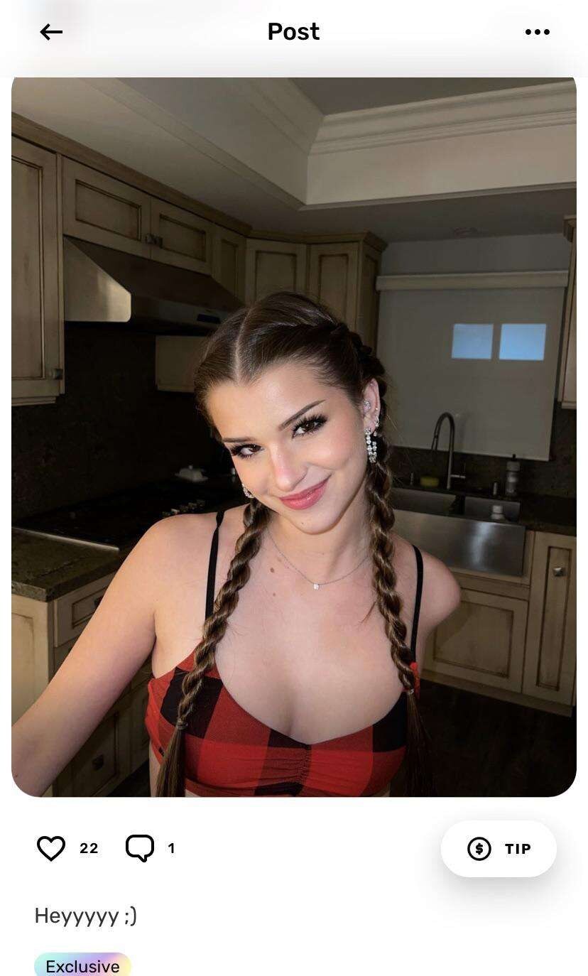 Brooke Monk Photo #5