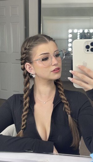 Brooke Monk Photo #2