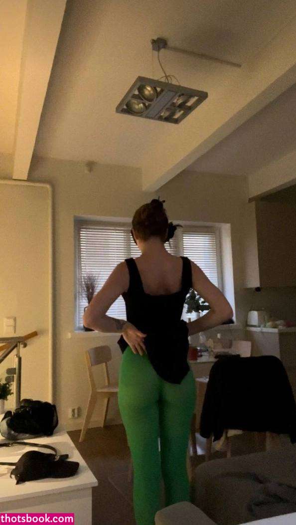 Maryana Ro Photo #110