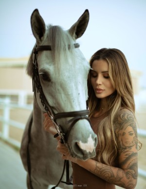 Vanessa Sierra Photo #9