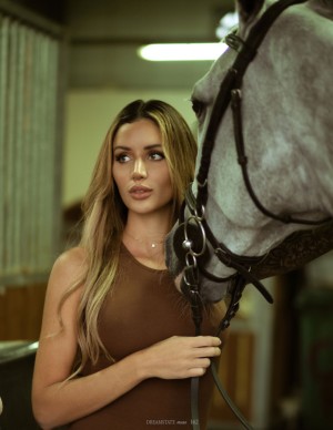 Vanessa Sierra Photo #11