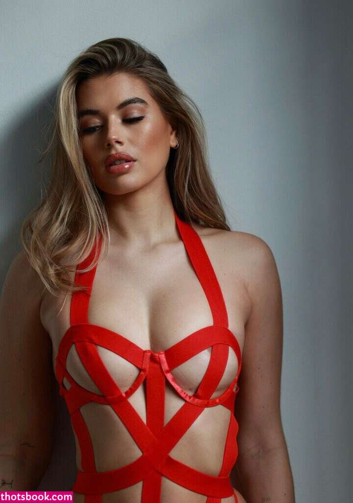 Arabella Chi Photo #84