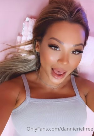 Dannie Riel Photo #12