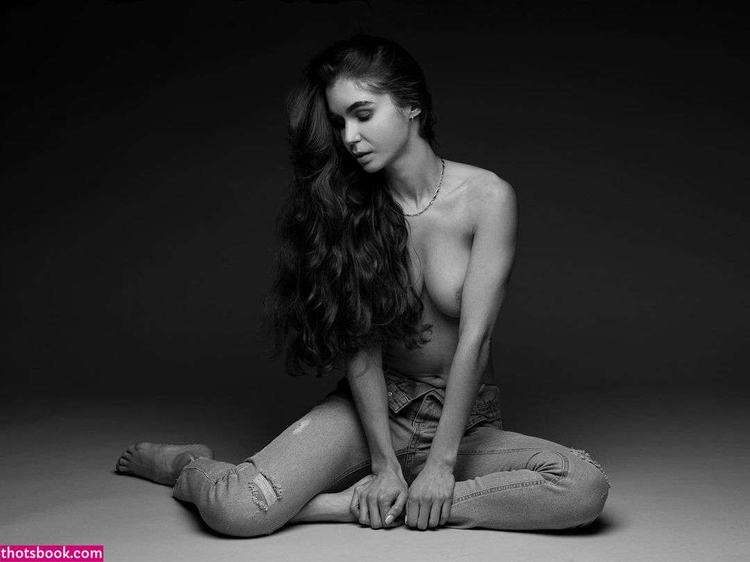 Effy Jones Photo #40