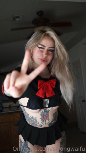 Strongwaifu Photo #114