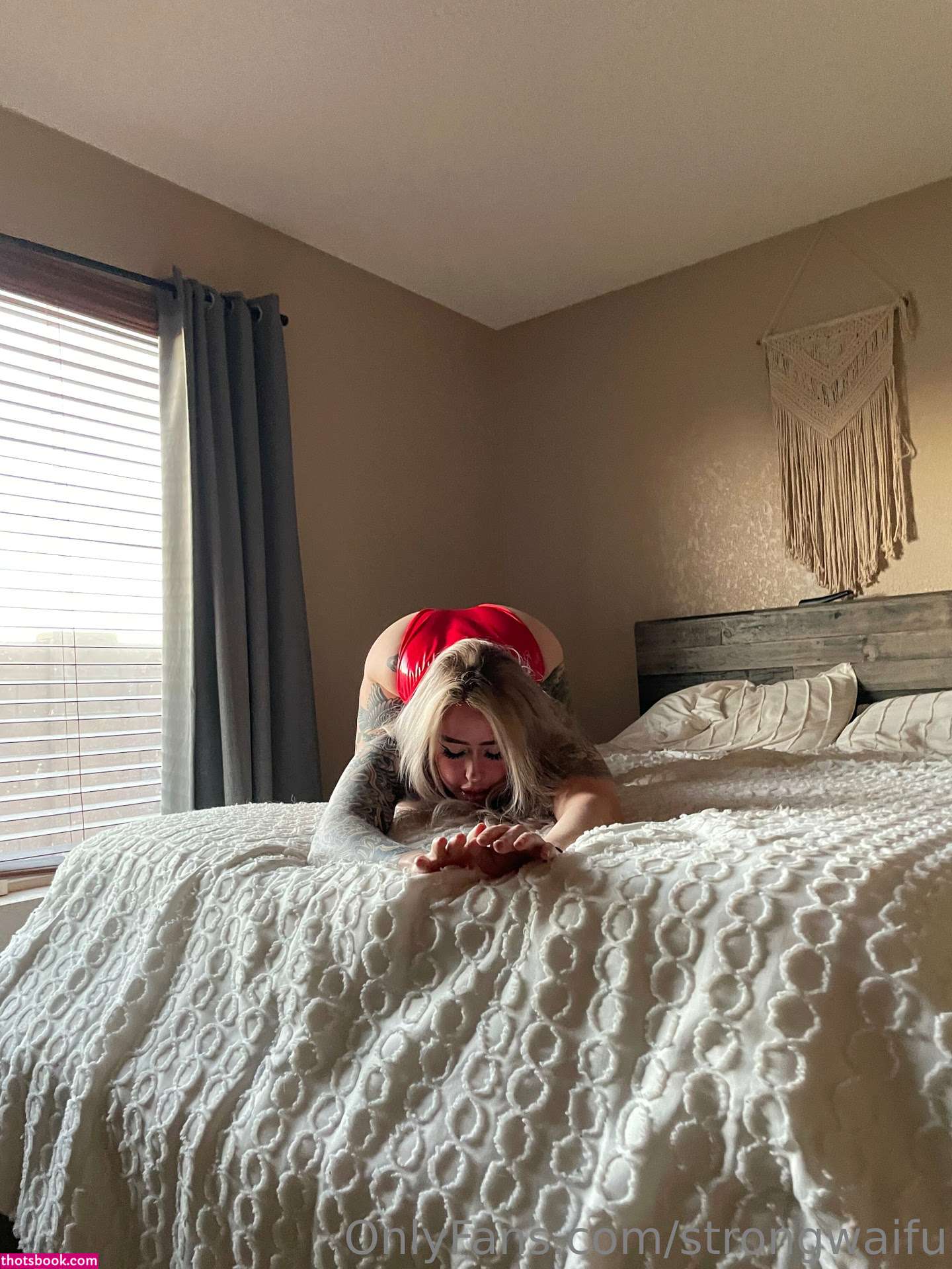 Strongwaifu Photo #117