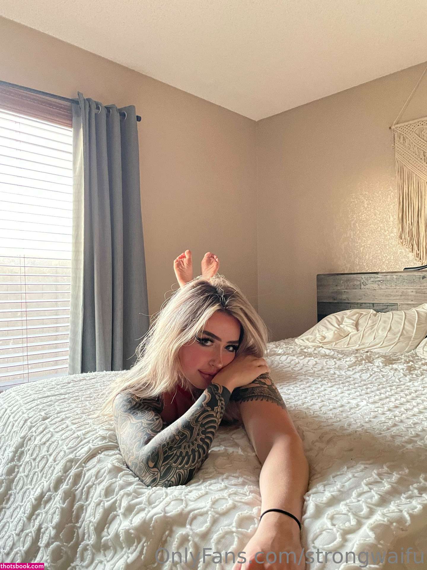 Strongwaifu Photo #118