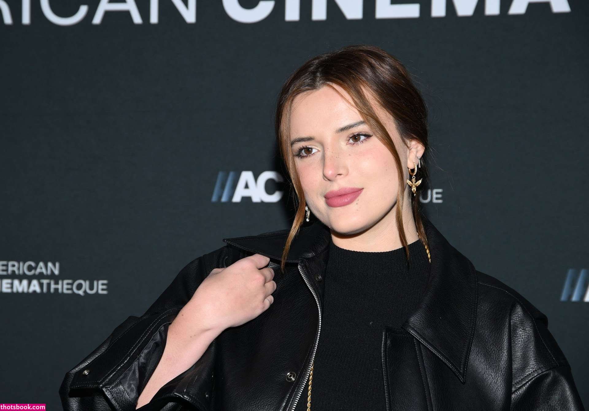 Bella Thorne Photo #295