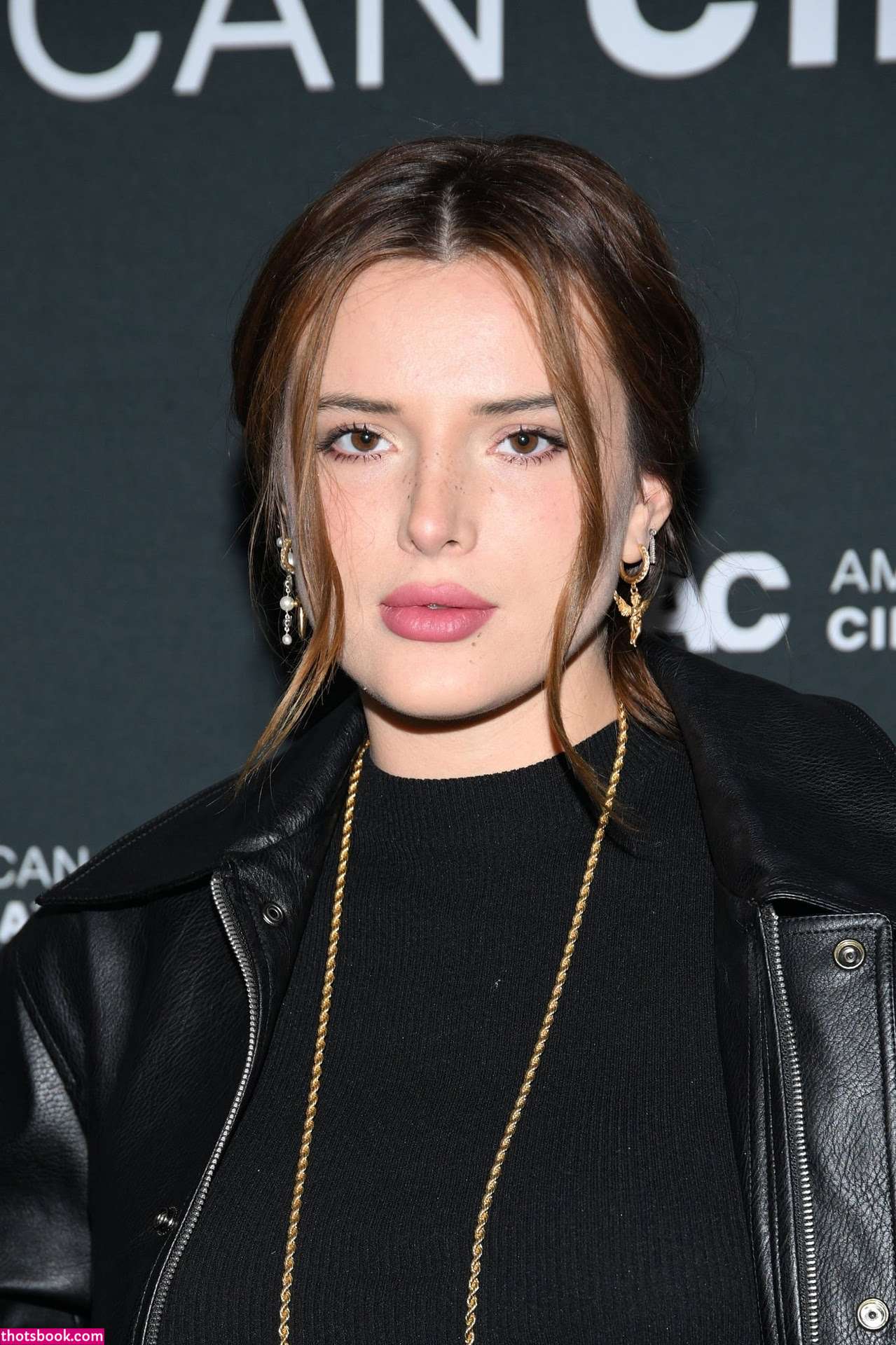 Bella Thorne Photo #296