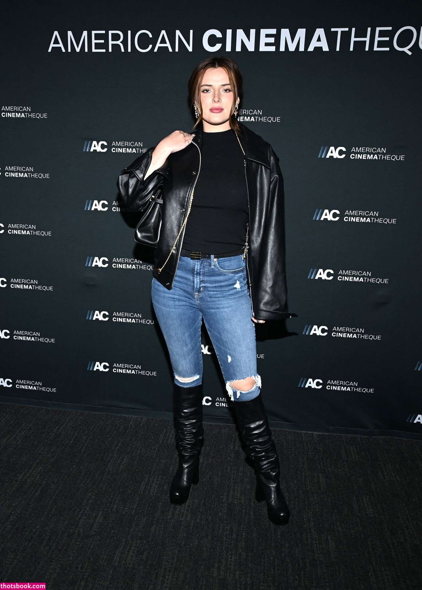 Bella Thorne Photo #300