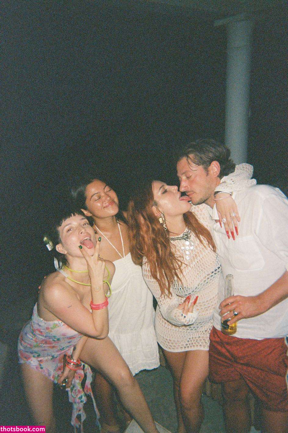 Bella Thorne Photo #302