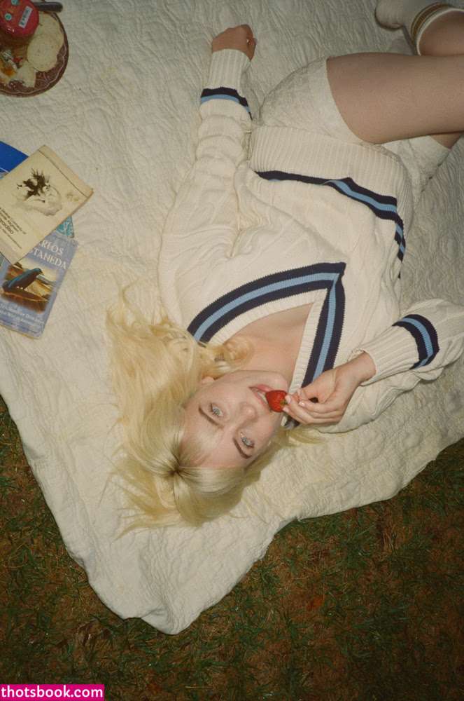 Billie Eilish Photo #115