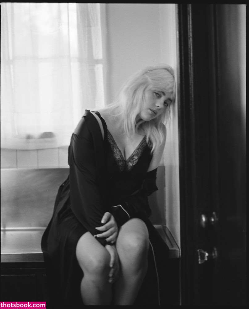 Billie Eilish Photo #130