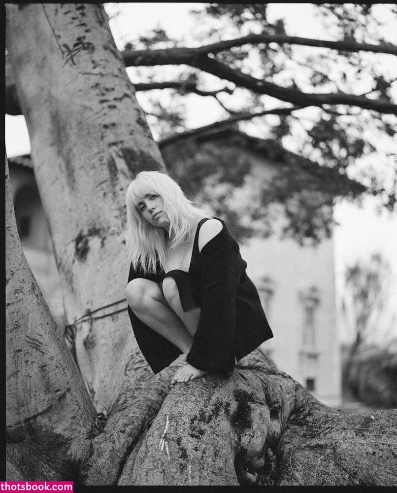 Billie Eilish Photo #131
