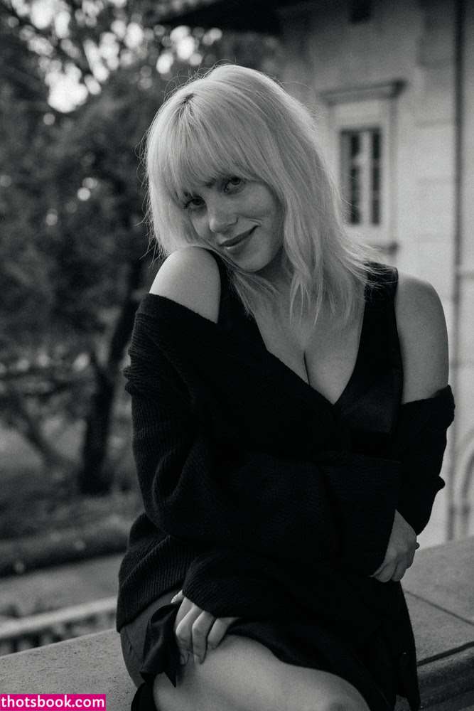 Billie Eilish Photo #135