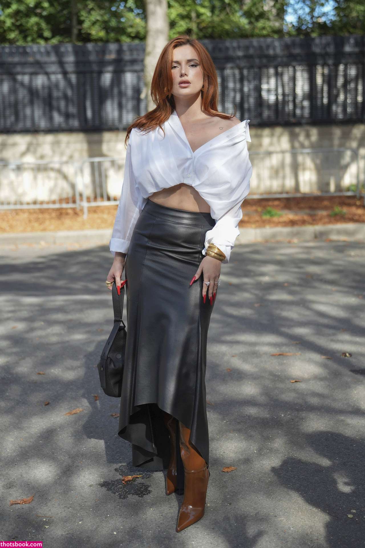 Bella Thorne Photo #350