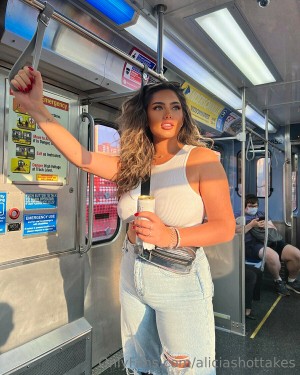 Aliciahottakes Photo #1