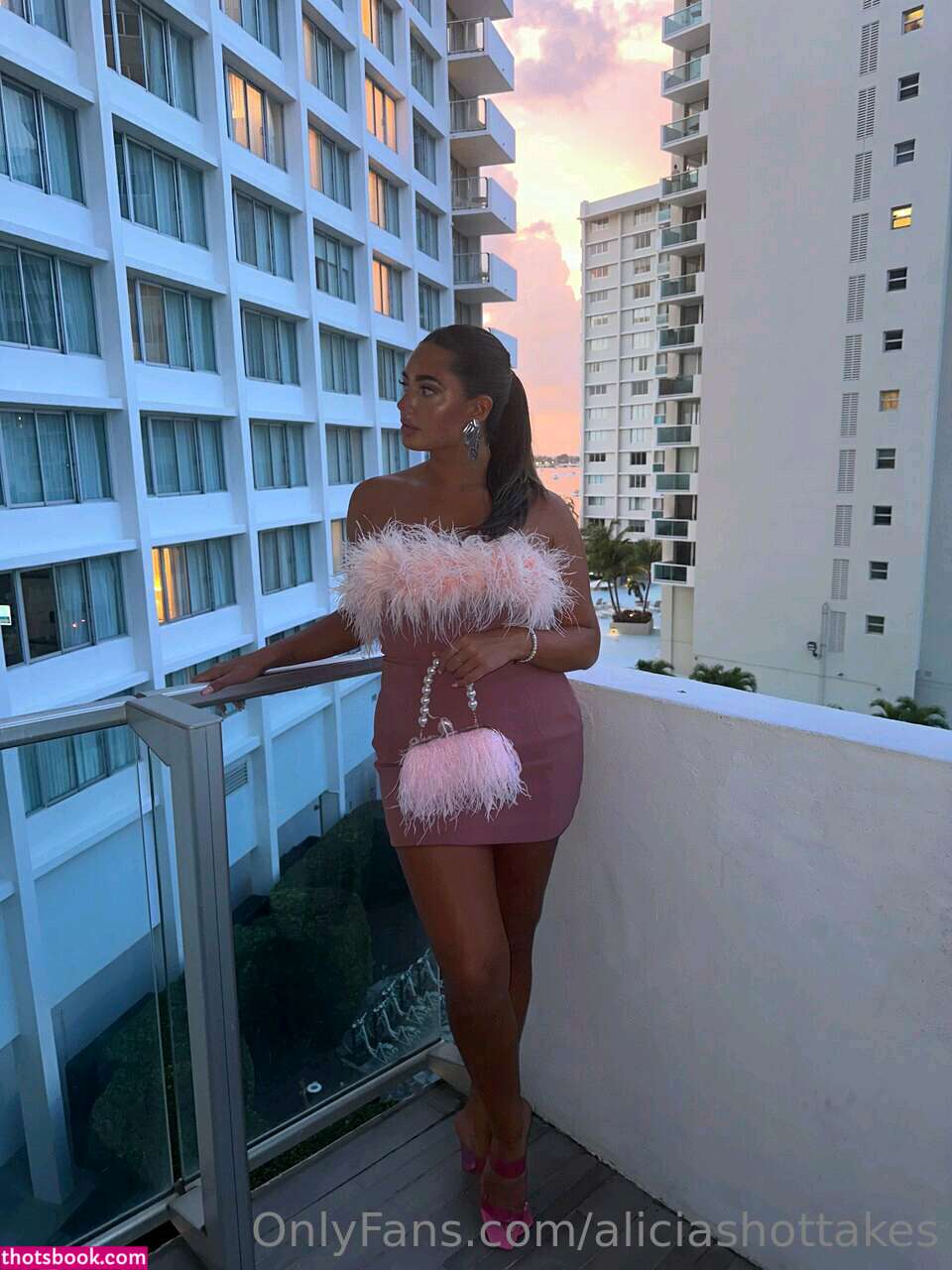 Aliciahottakes Photo #6