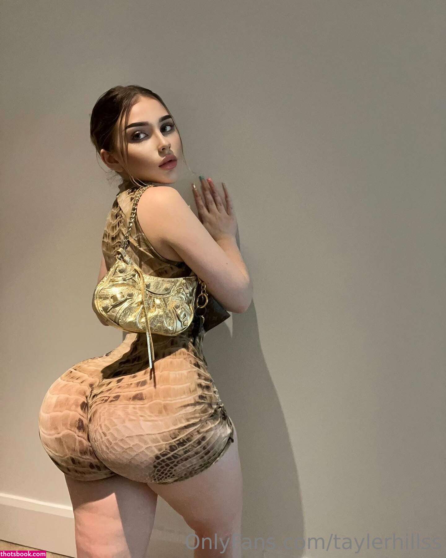 Tayler Hills Photo #128