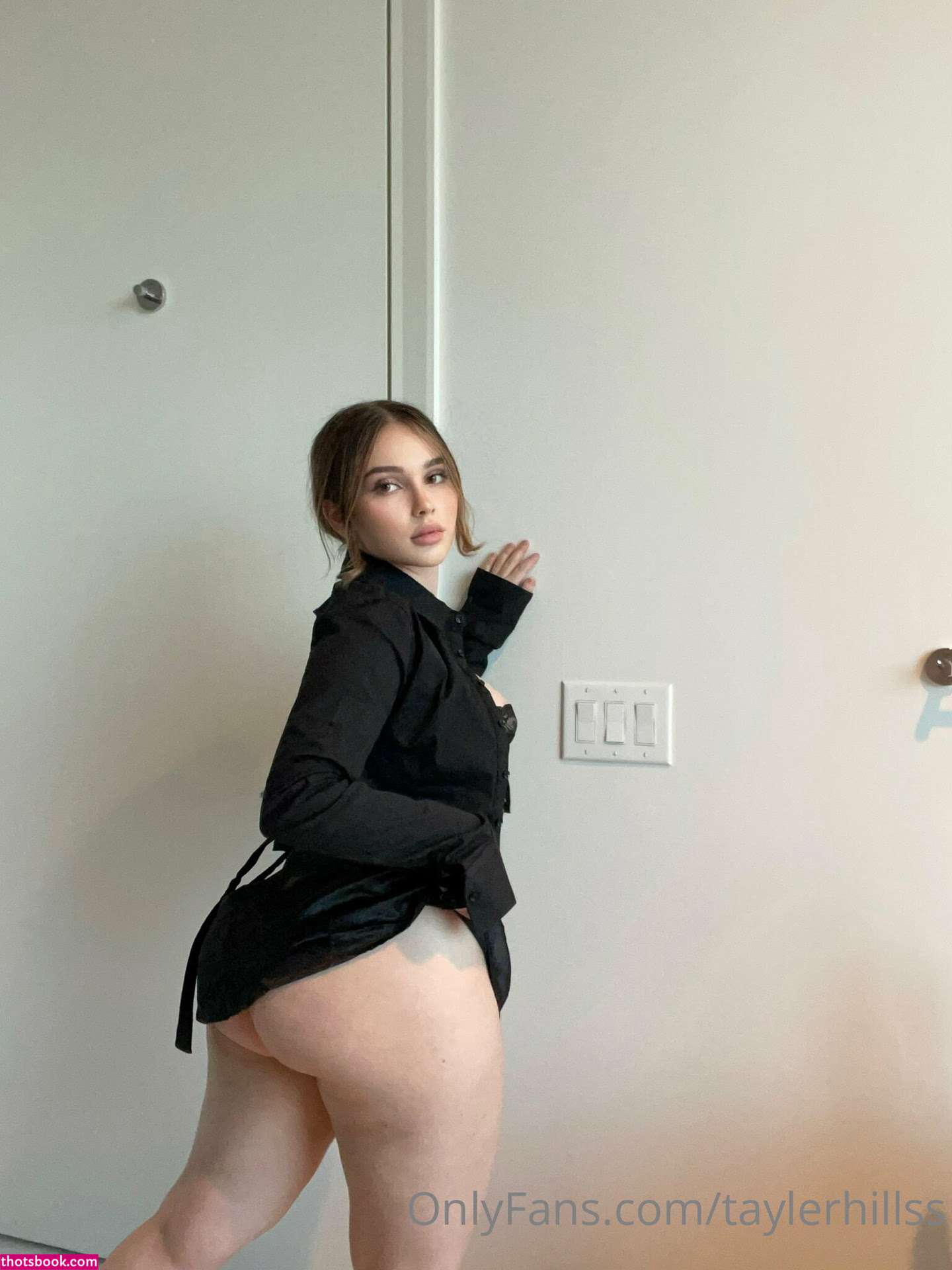 Tayler Hills Photo #224