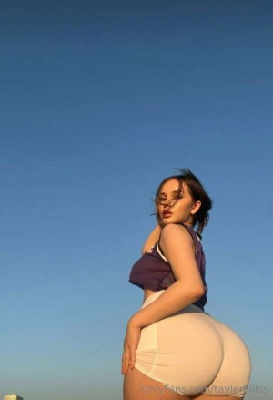 Tayler Hills Photo #249