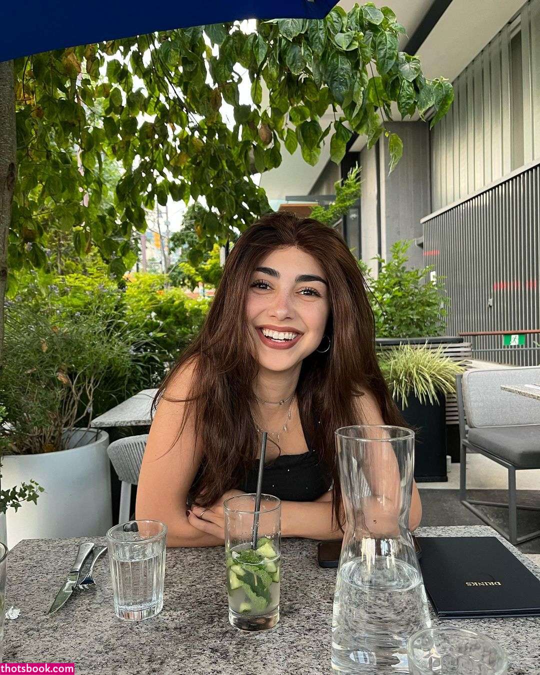 Alexa Mansour Photo #4