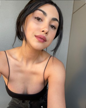 Alexa Mansour Photo #12