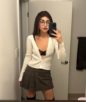 Alexa Mansour Photo #33