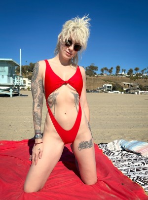 Comicbookgirl19 Photo #18