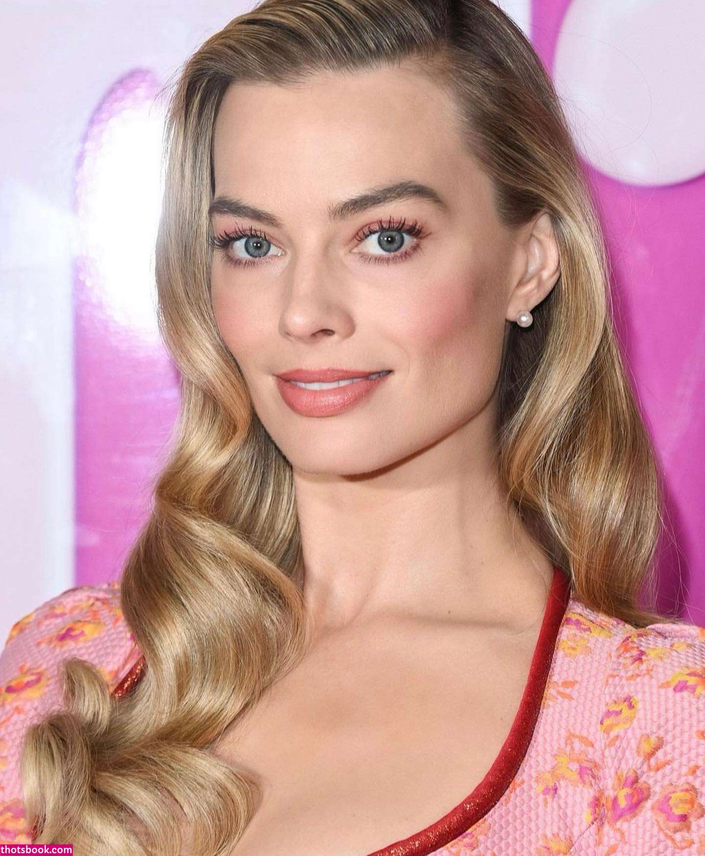 Margot Robbie Photo #8
