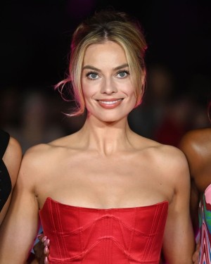 Margot Robbie Photo #13