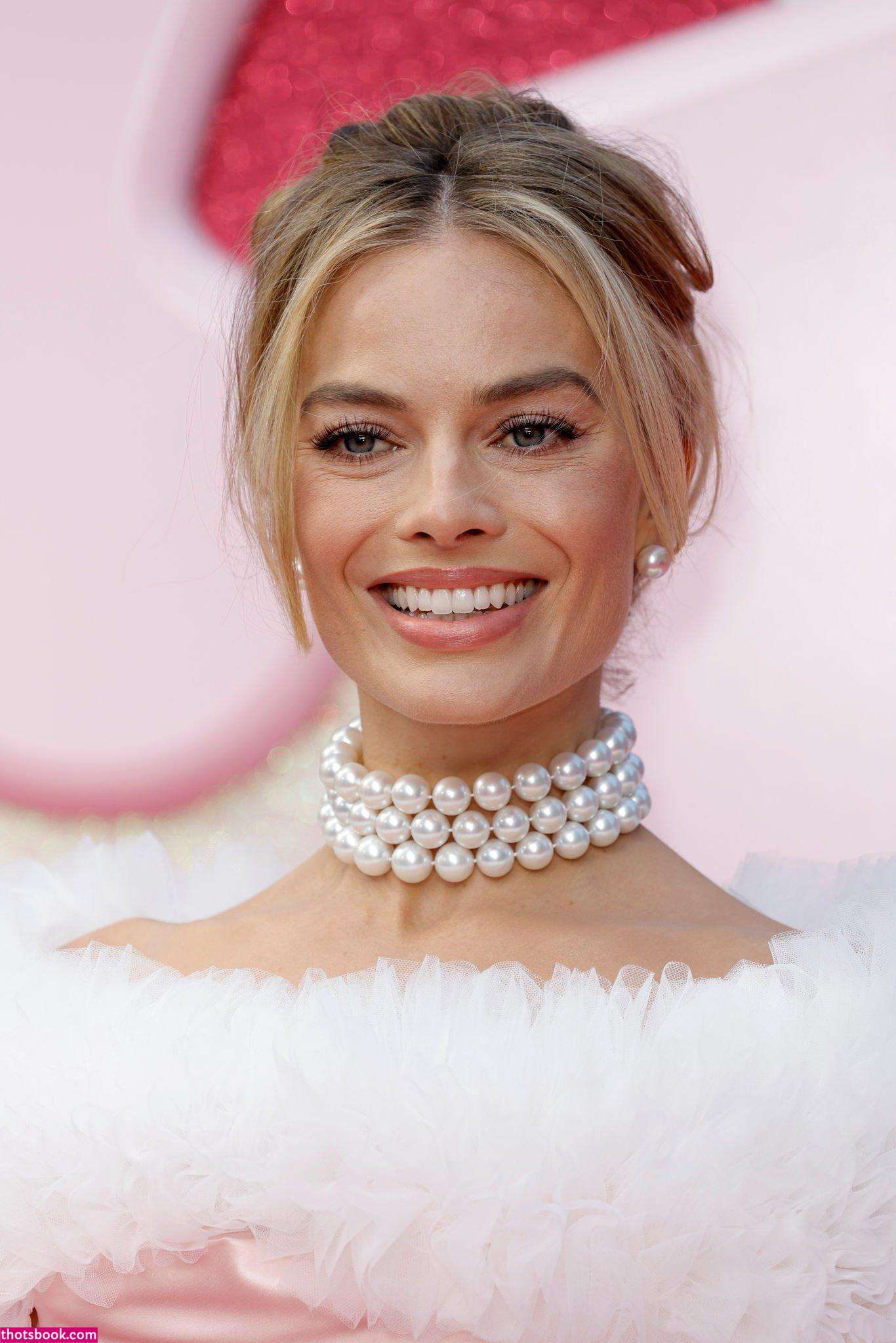 Margot Robbie Photo #31