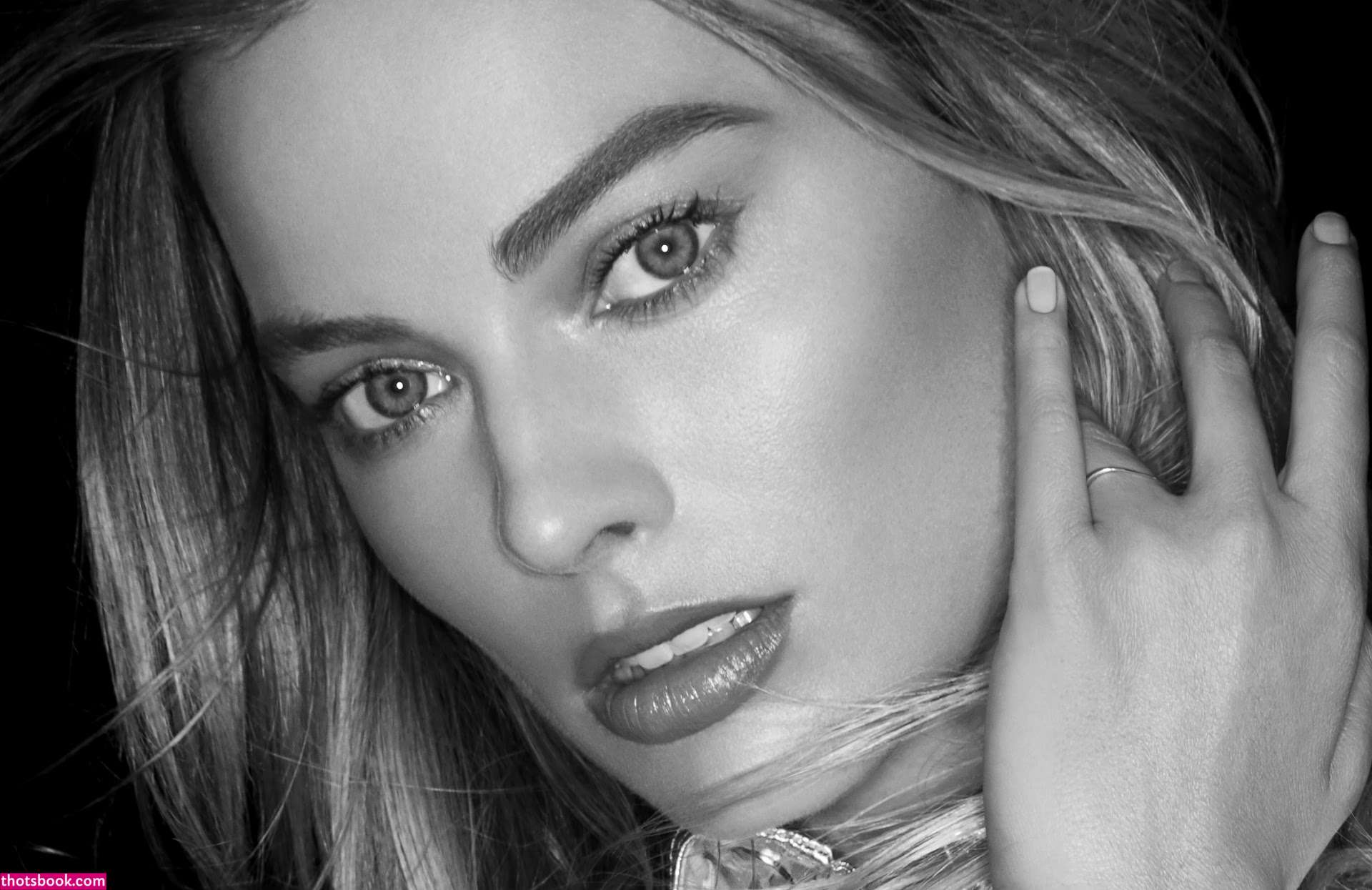 Margot Robbie Photo #46