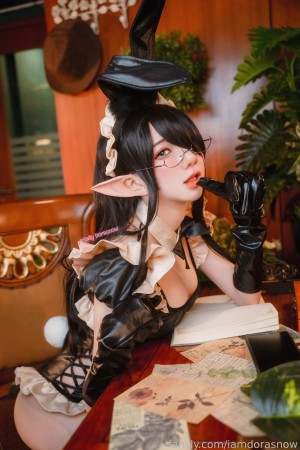 Sally Dorasnow Photo #204