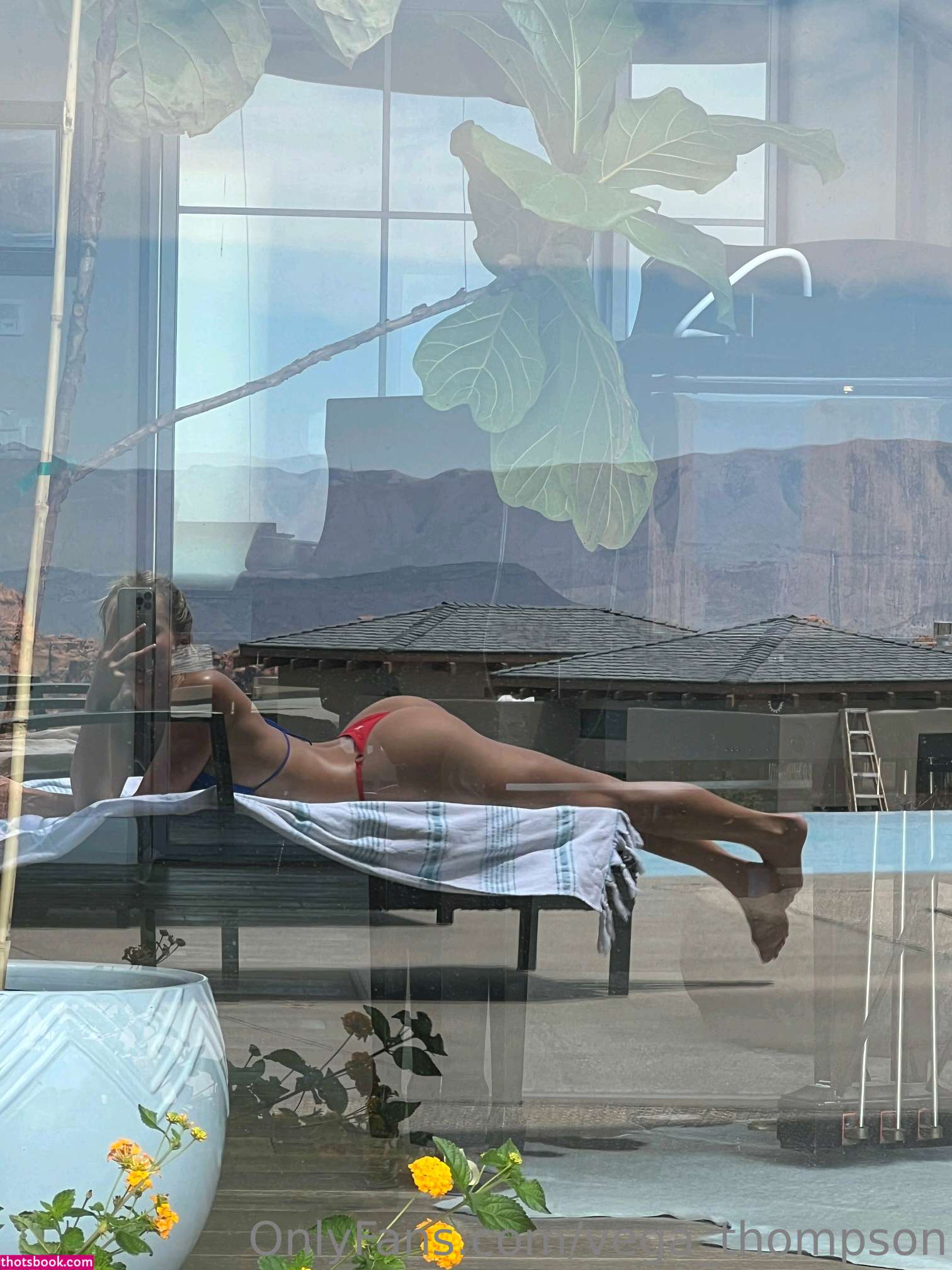 Vega Thompson Photo #45