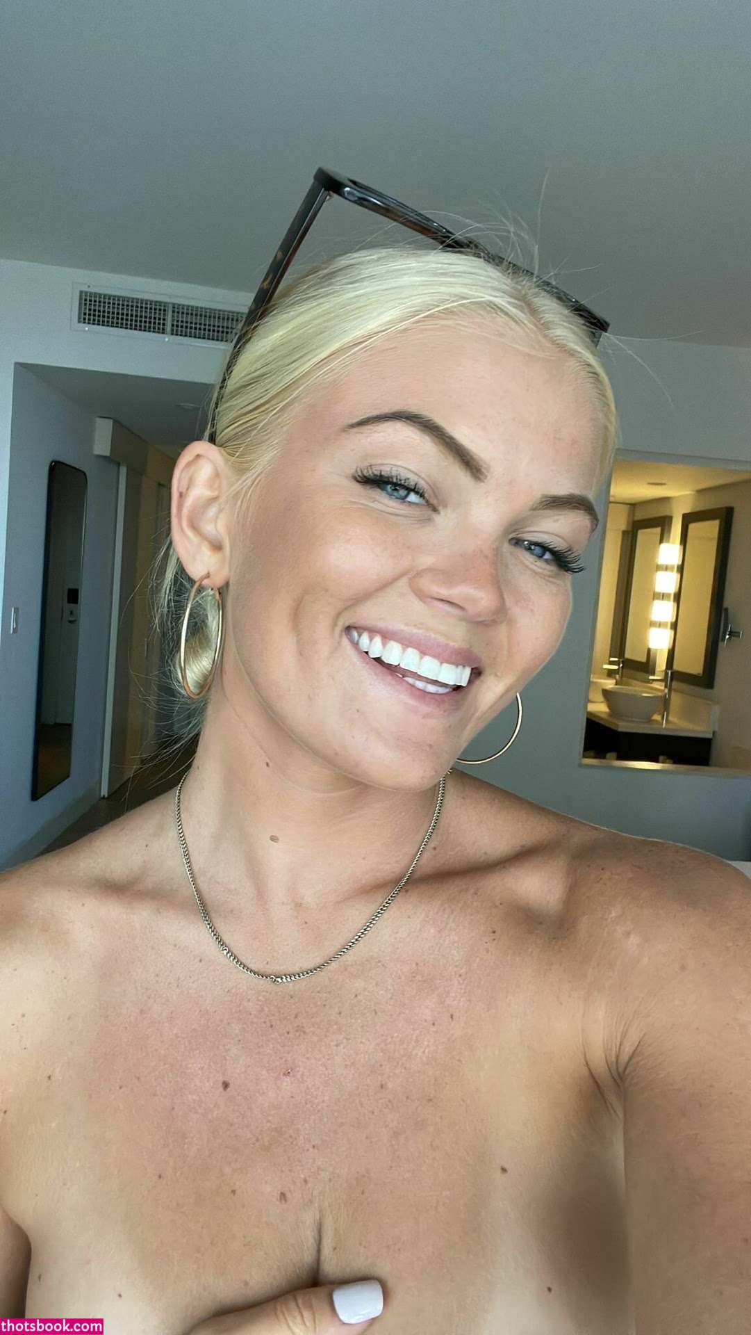 Nellie Cronen Photo #51