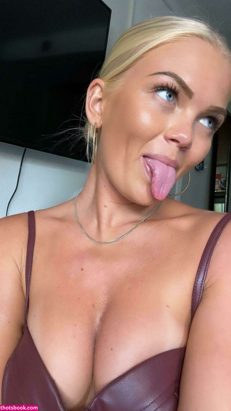 Nellie Cronen Photo #54