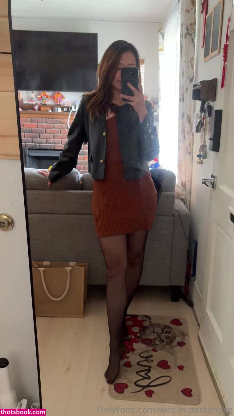 Wife In Pantyhose Photo #129