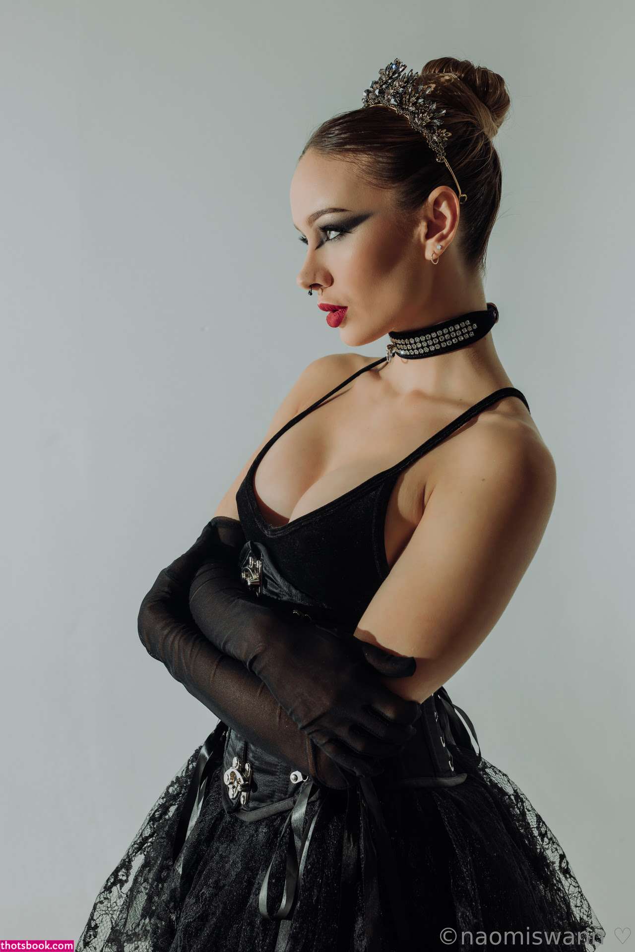 Naomi Swann Photo #108