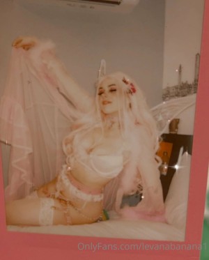 Levana Banana Photo #101